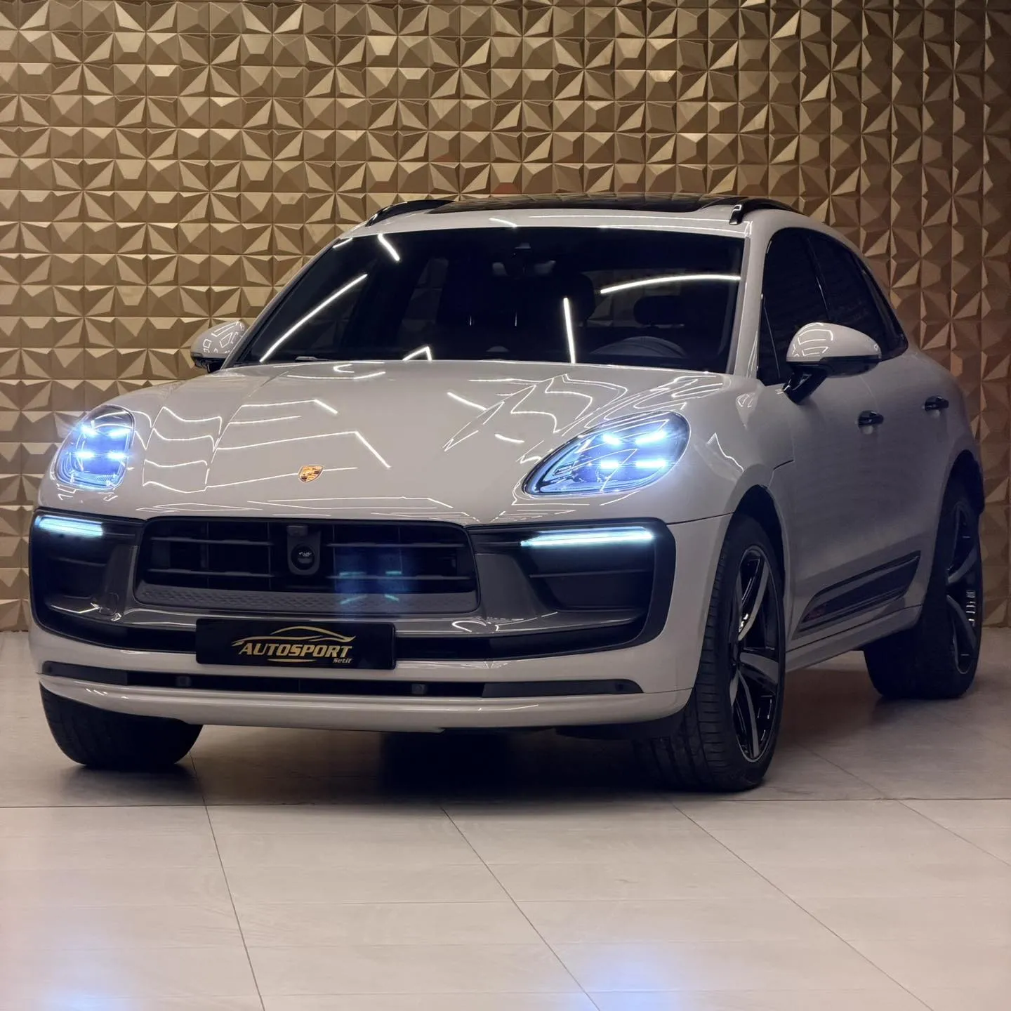 porsche MACAN T
