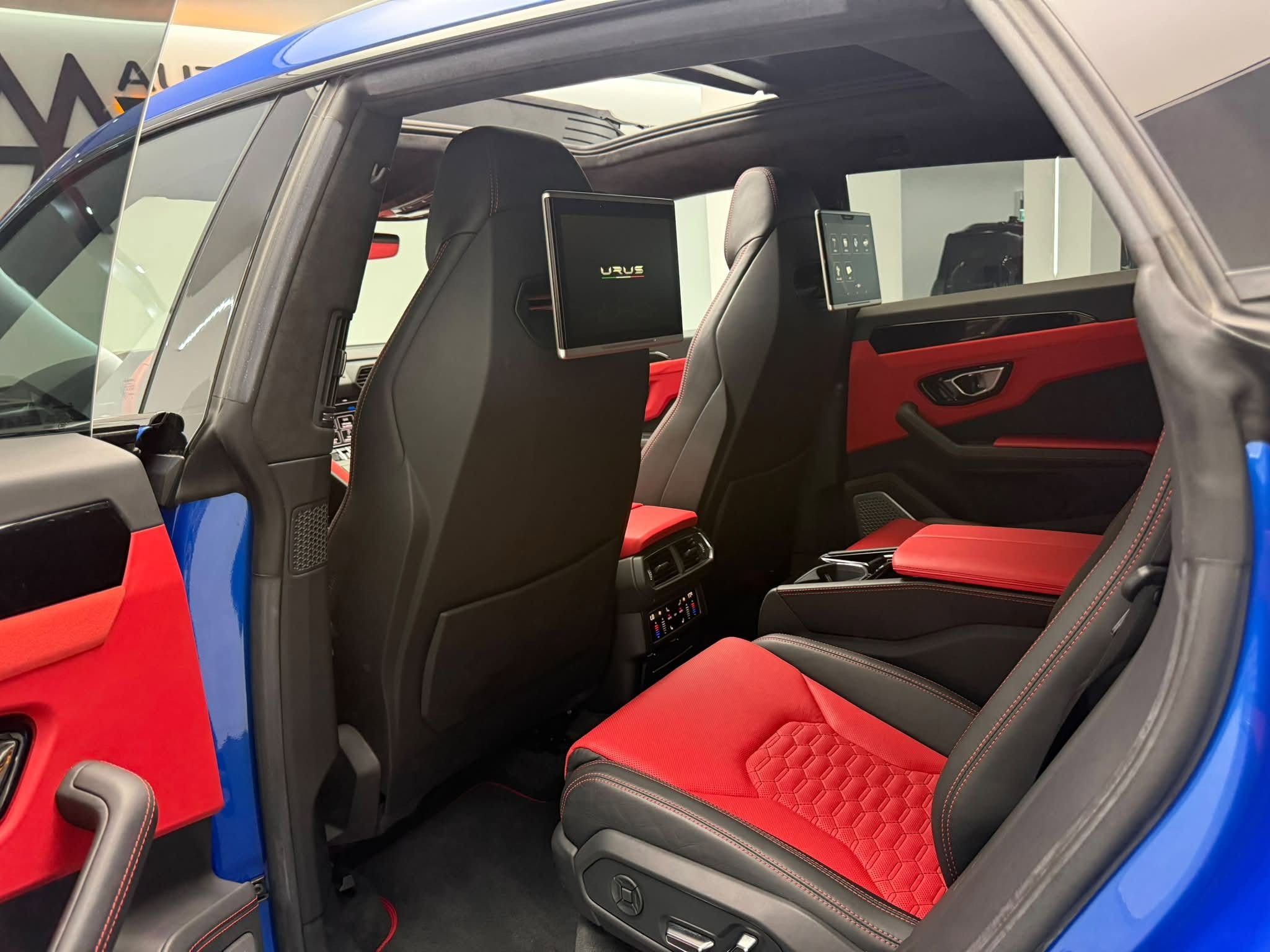 lamborghini URUS